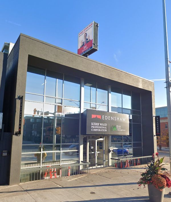 39 Lakeshore Road E, Mississauga, On L5g 1c9