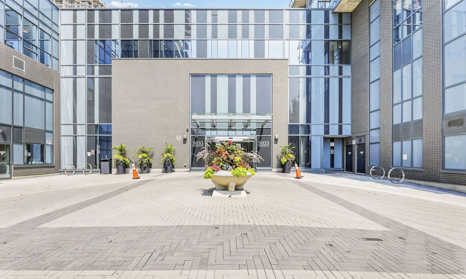 5025 Four Springs Avenue 2007, Mississauga, On L5r 0g5
