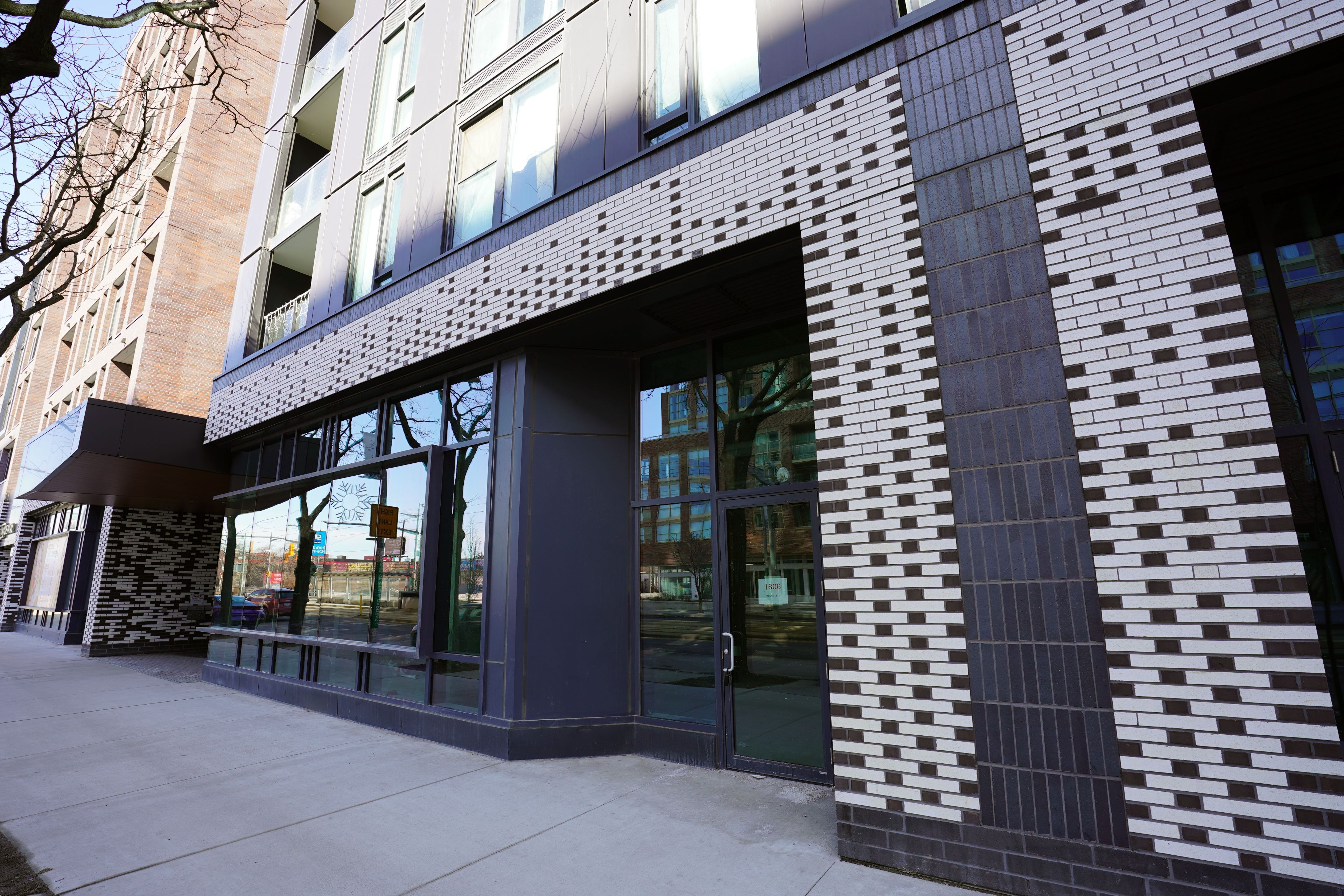 1806 St. Clair Avenue W, Toronto, On M6n 1j5