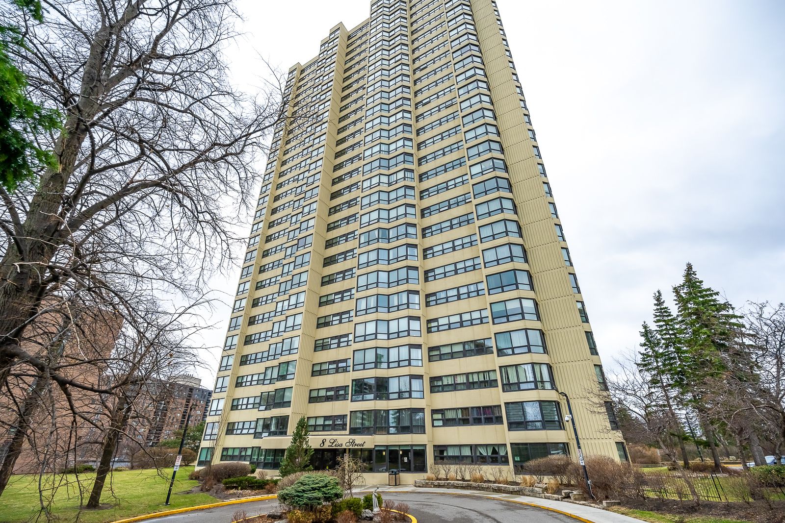 8 Lisa Street 2104, Brampton, On L6t 4s6