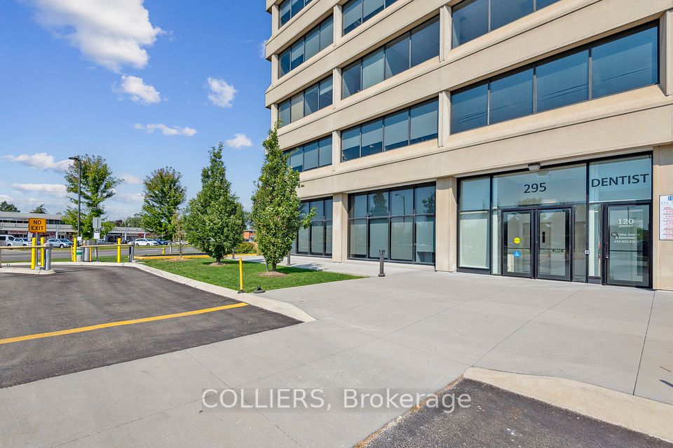 295 The West Mall 204, Toronto, On M9c 4z4