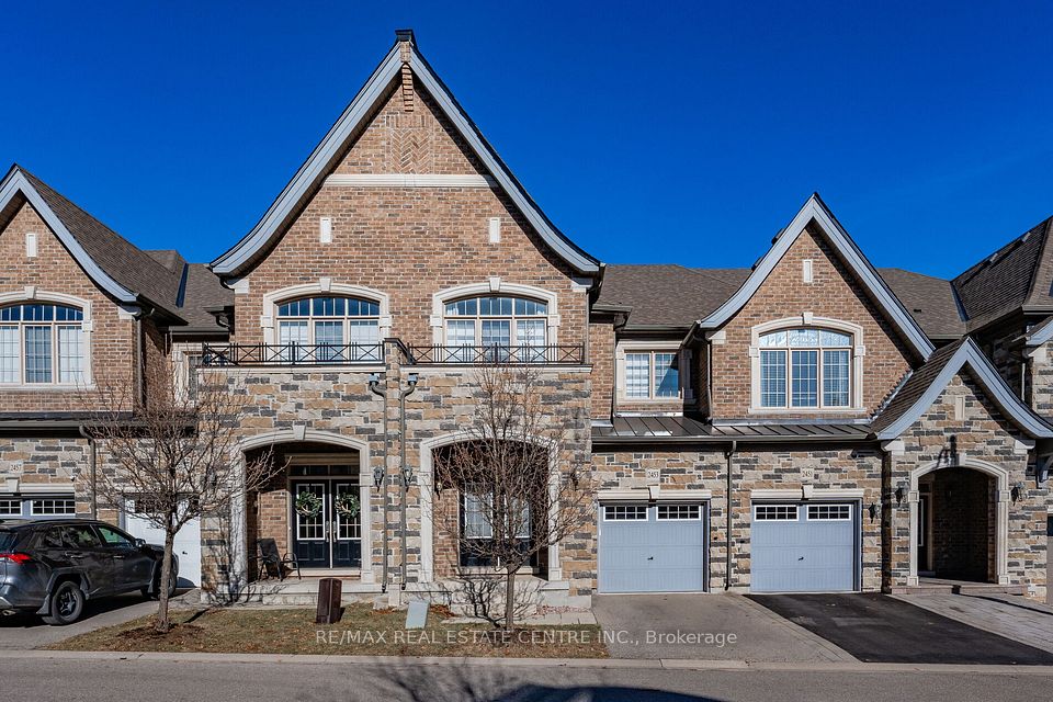 2453 Village Common, Oakville, On L6m 0s2