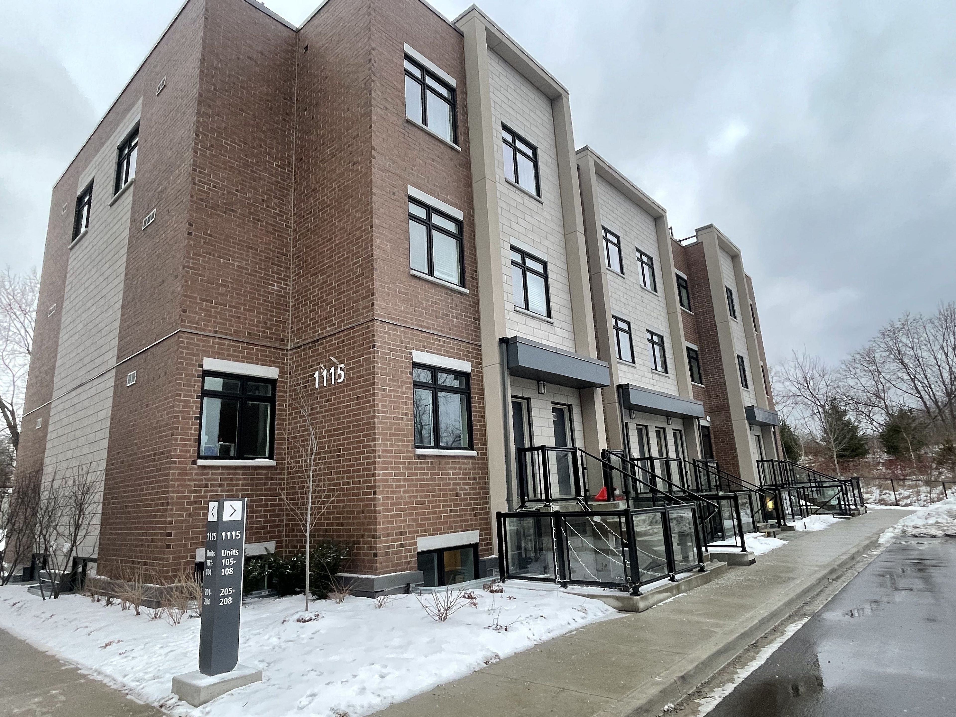 1115 Douglas Mccurdy Comm Drive E 102, Mississauga, On L5g 0c6