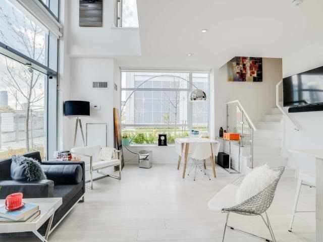 80 Marine Parade Drive Wl08, Toronto, On M8v 0a3