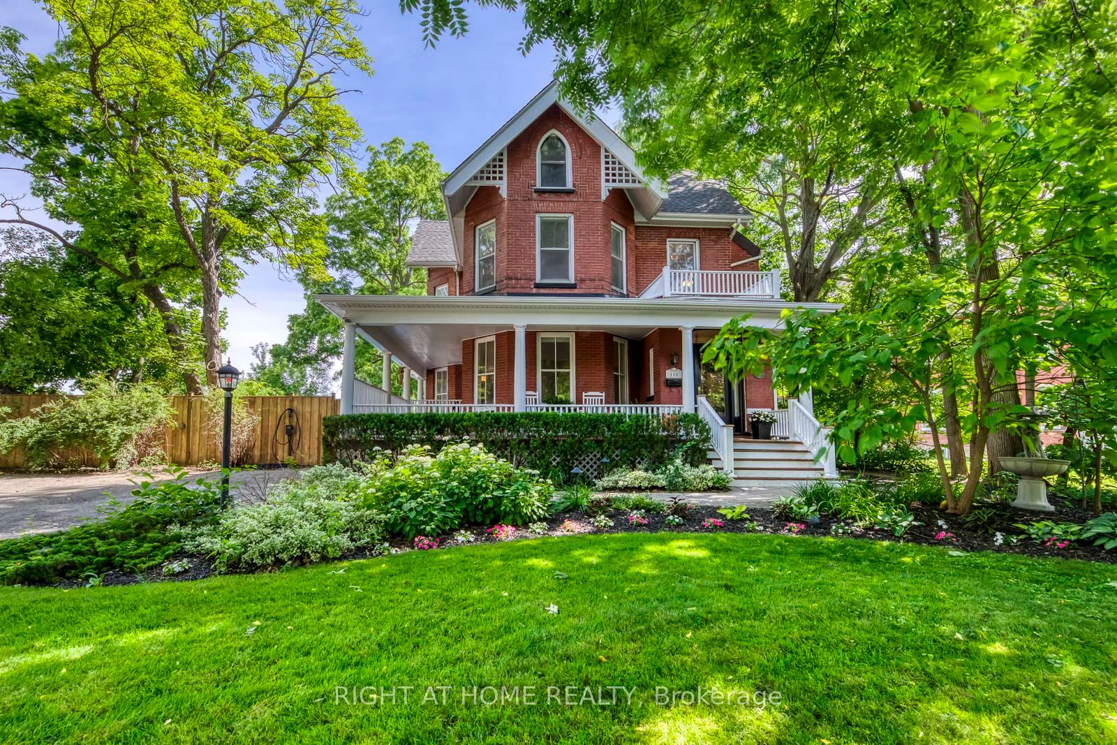 118 Main Street S, Brampton, On L6w 2c8