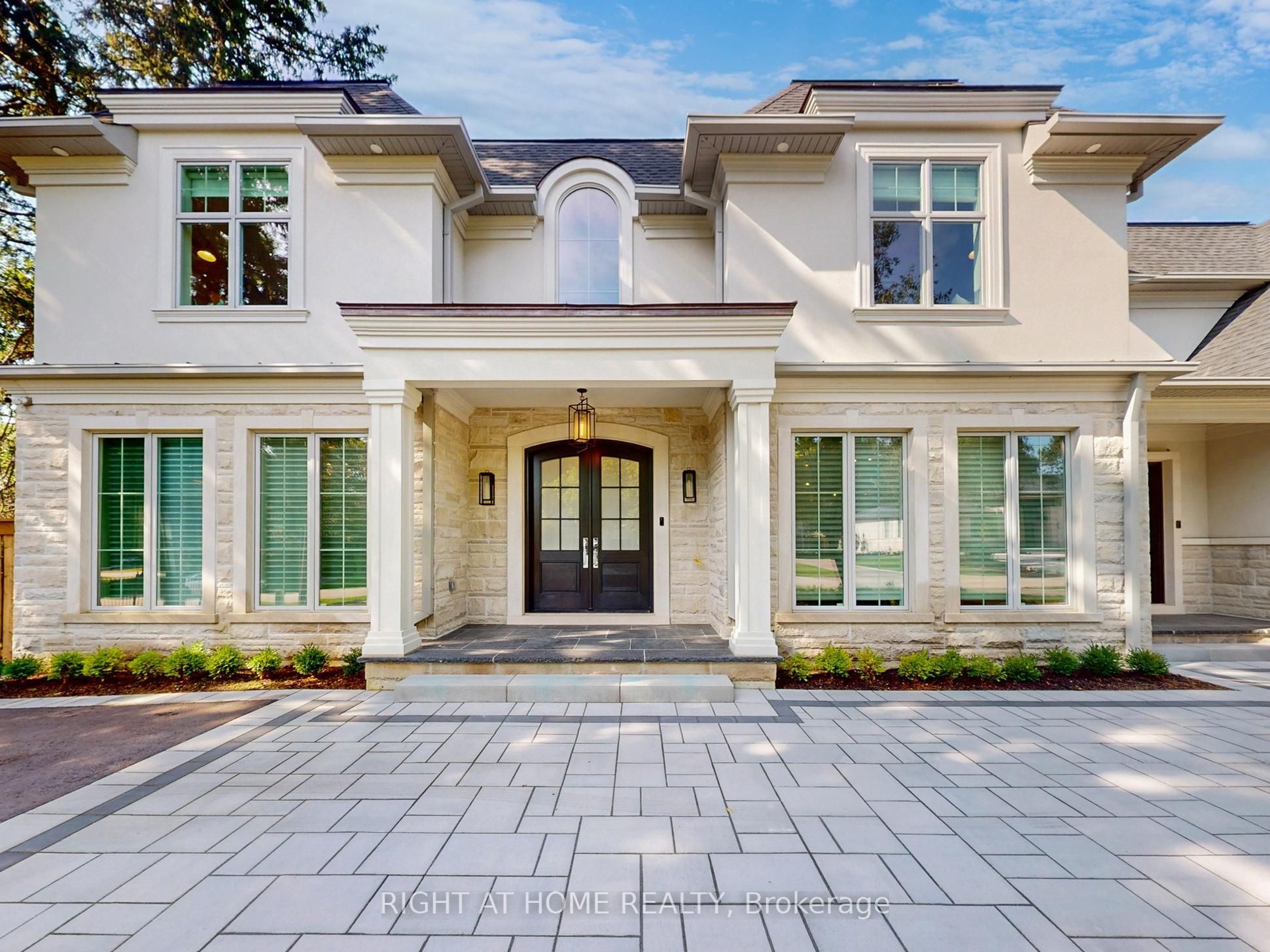172 Burgundy Drive, Oakville, On L6j 4g1