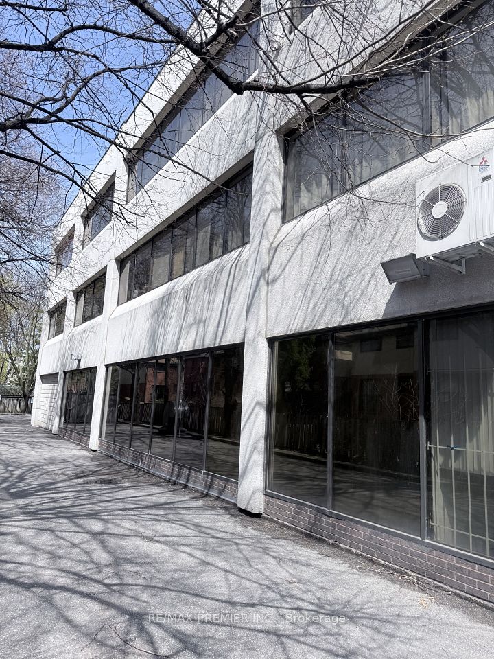 222 Dixon Road 104, Toronto, On M9p 3s5