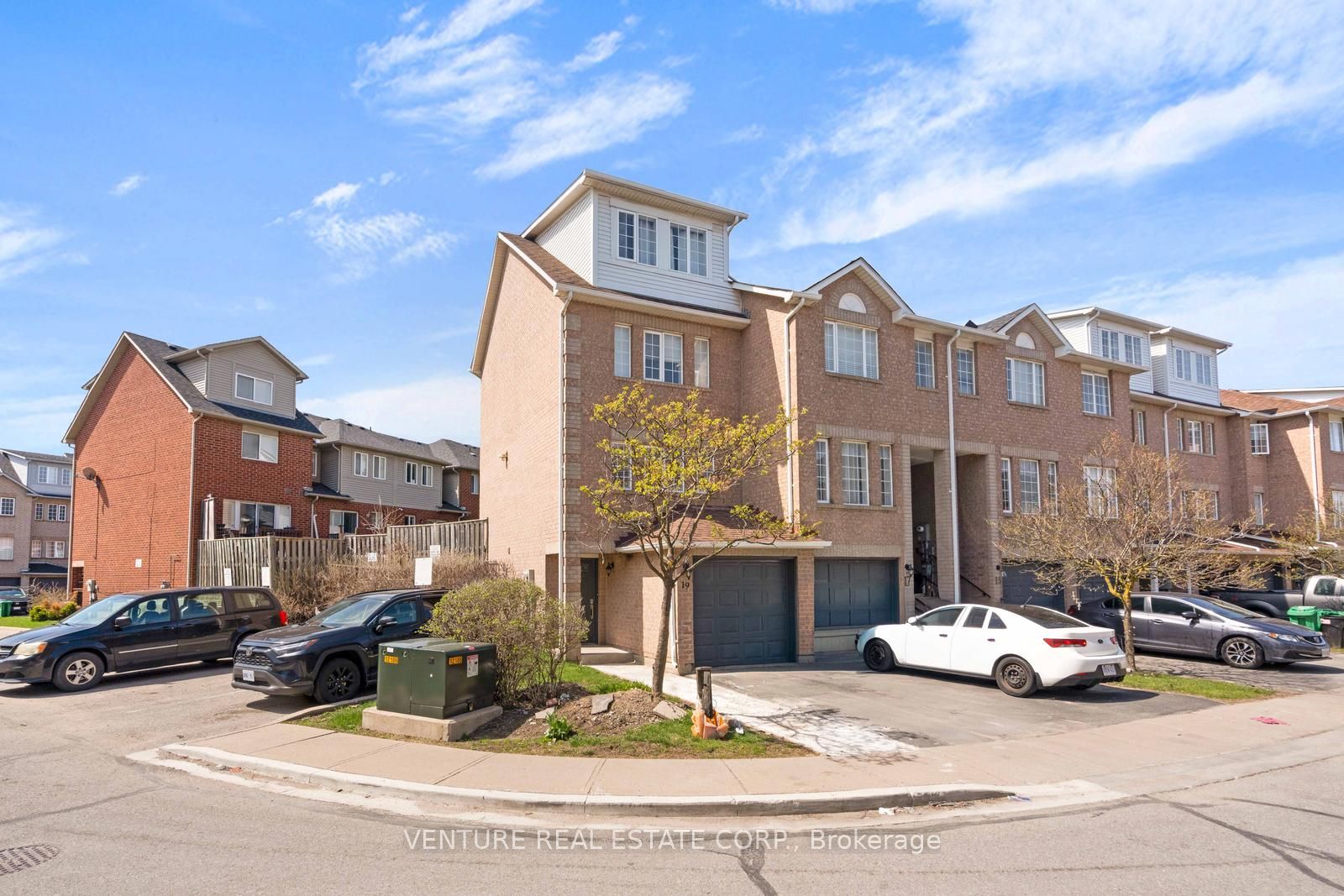 19 Spadina Road, Brampton, On L6x 4x6