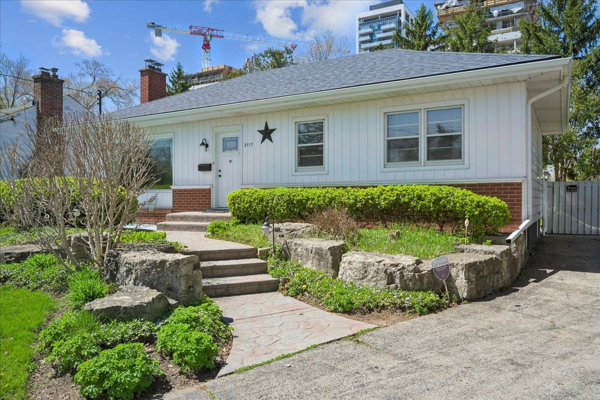 2117 Edinburgh Drive, Burlington, On L7r 2c8