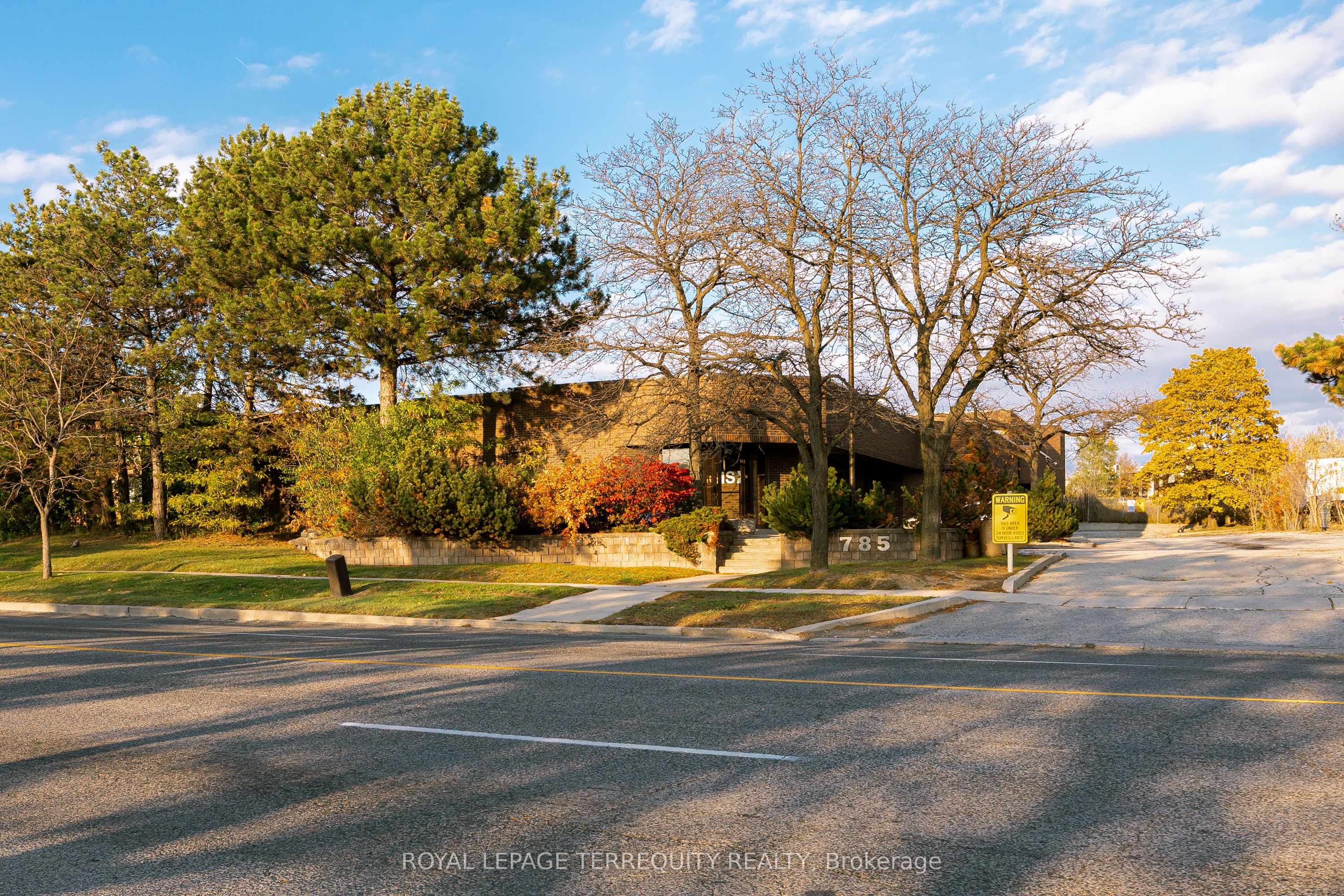 785 Arrow Road, Toronto, On M9m 2l4