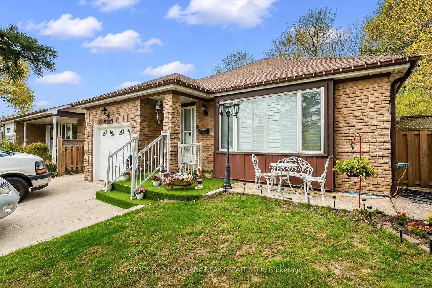 4 Leeward Drive, Brampton, On L6s 5v6