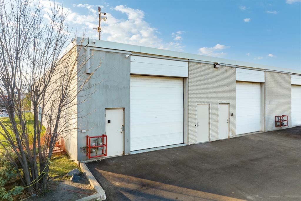 1040 Martin Grove Road 21-22, Toronto, On M9w 4w4