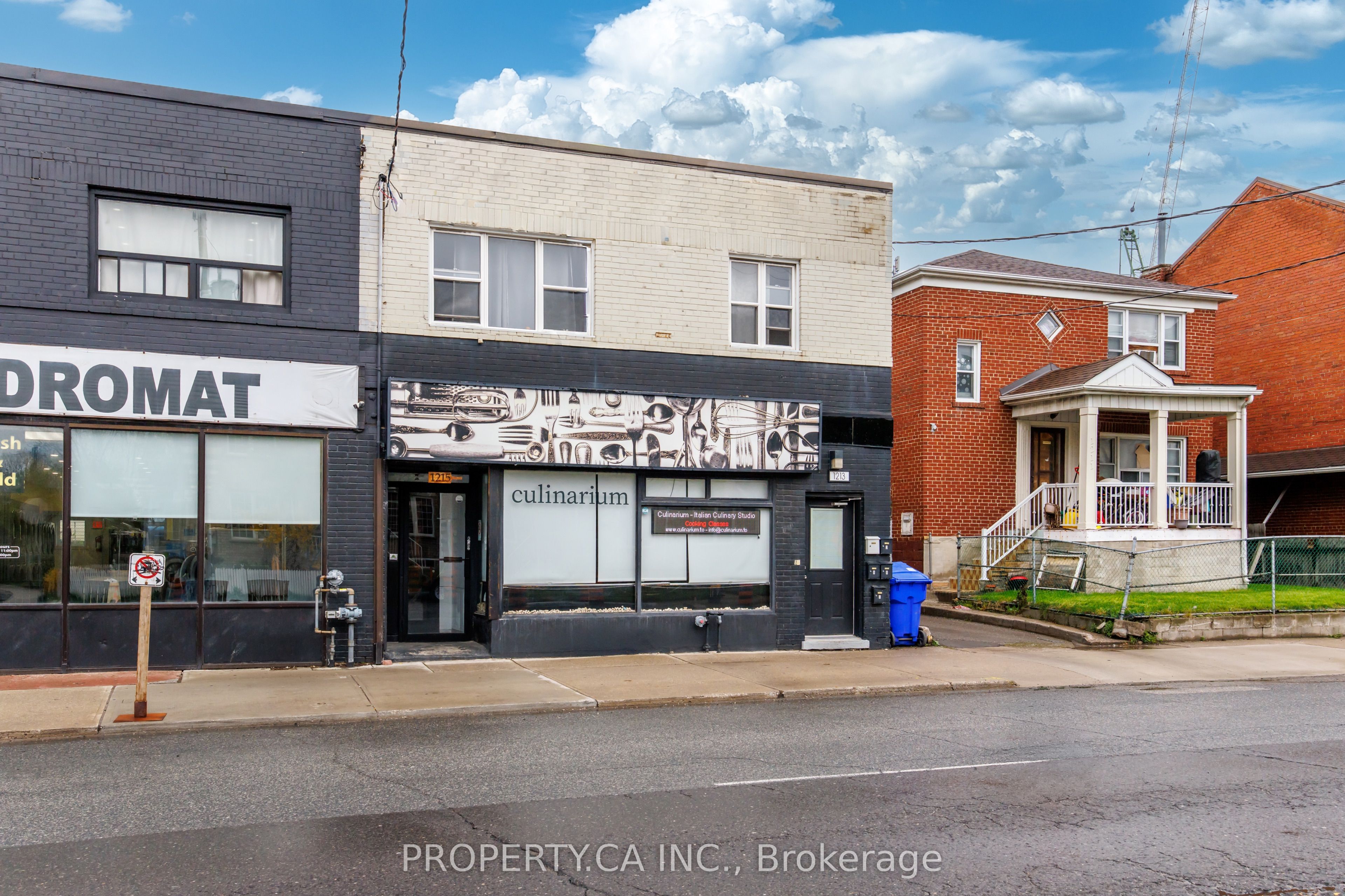 1213 Weston Road, Toronto, On M6m 4p7