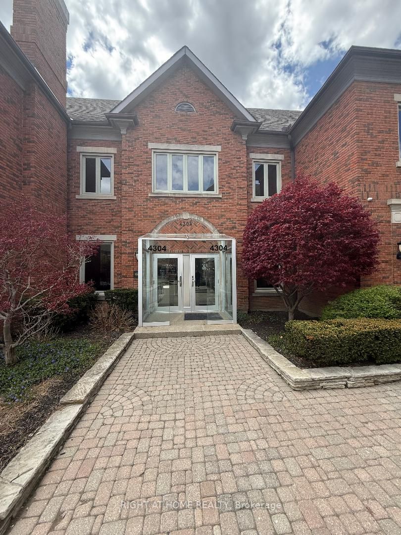 4304 Village Centre Court Lower, Mississauga, On L4z 1s2
