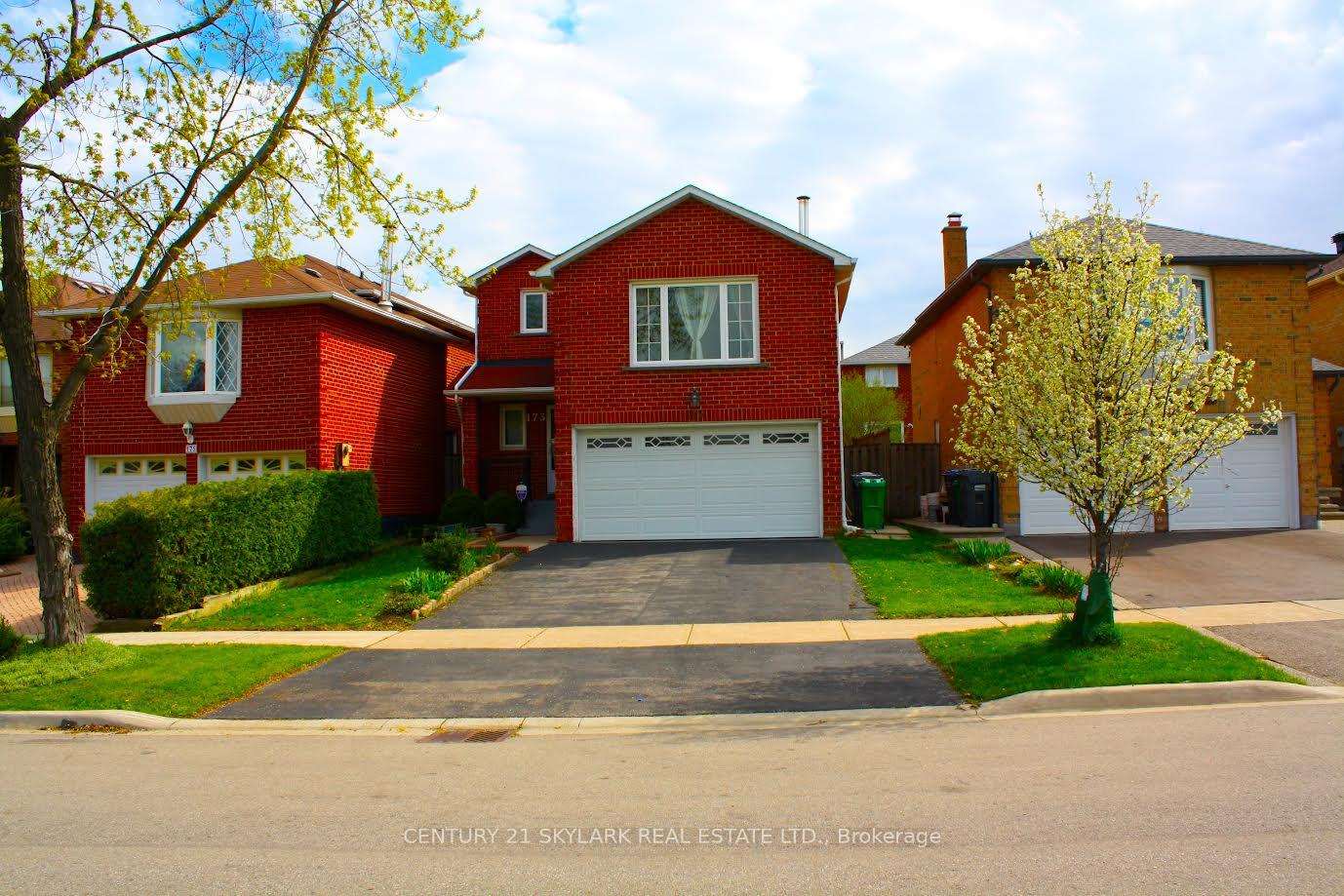 173 Lech Walesa Drive, Mississauga, On L5b 3h1