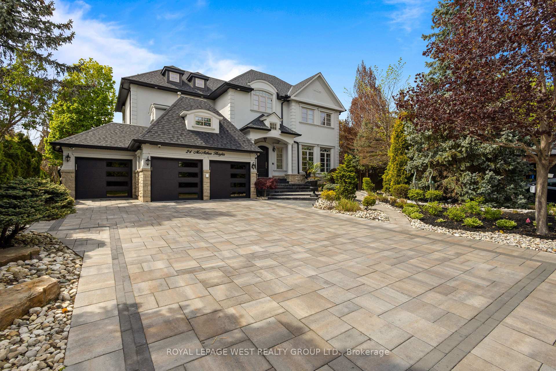 24 Mcarthur Heights, Brampton, On L6z 3n2