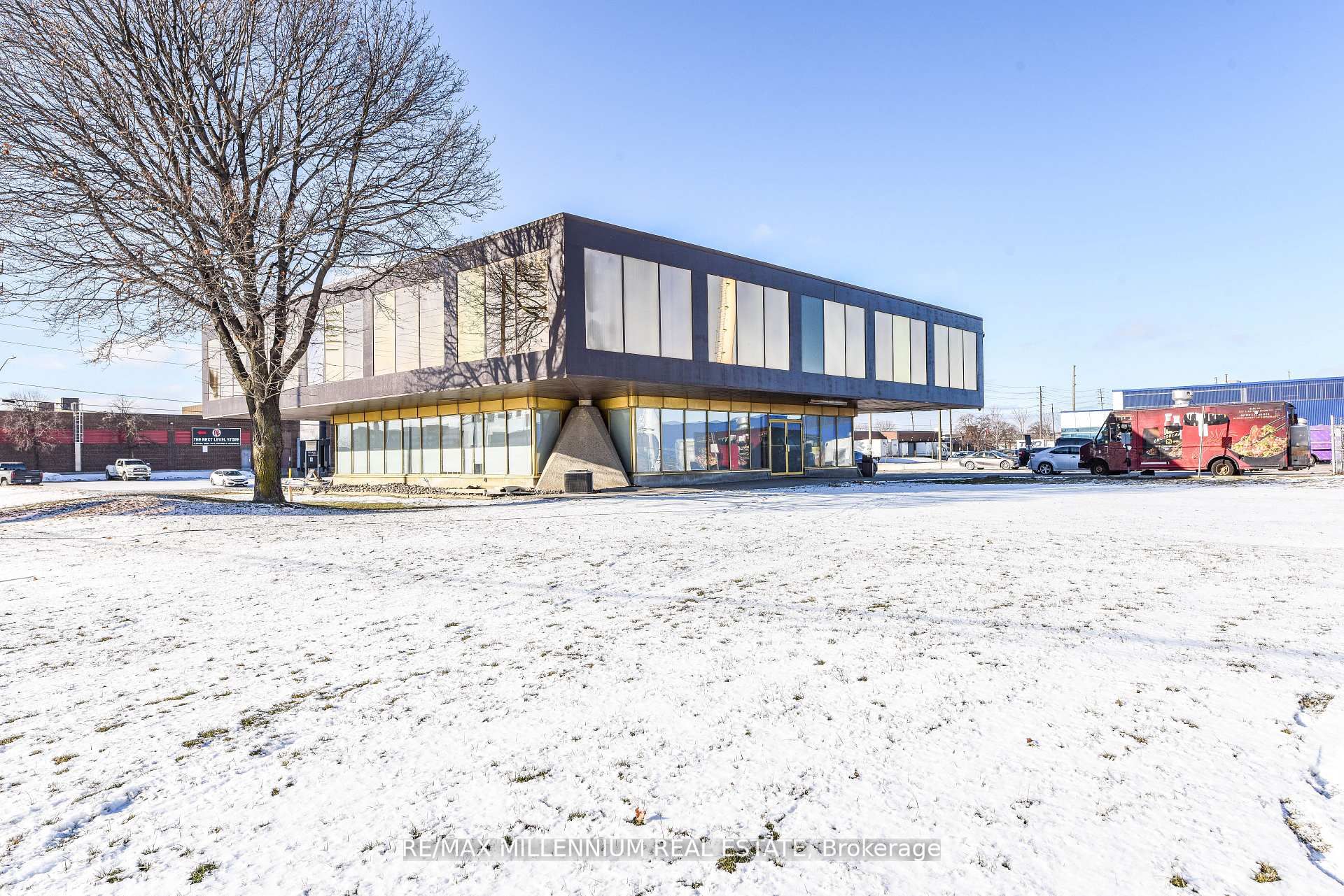 1300 Steeles Avenue 202, Brampton, On L6t 1a2