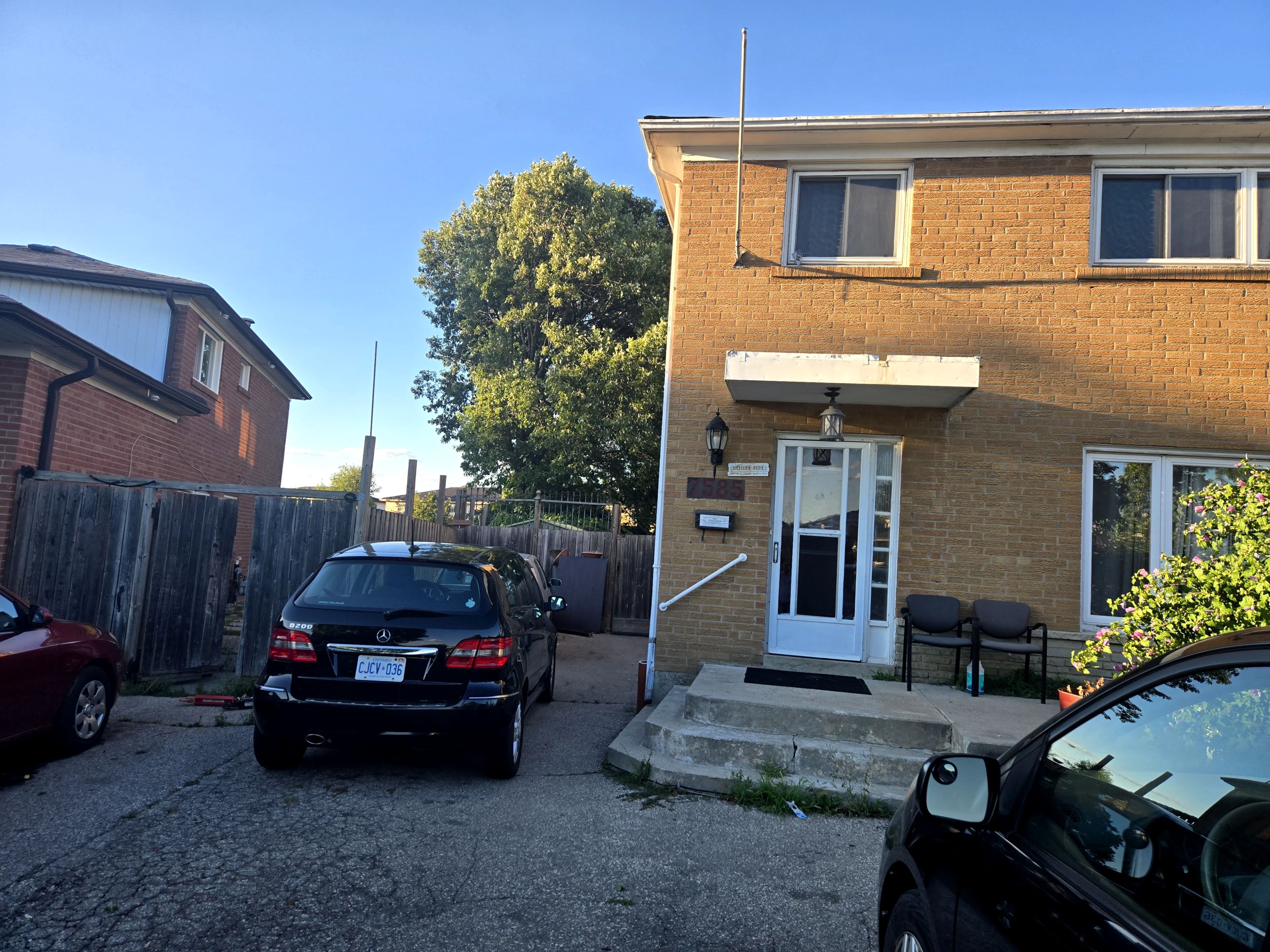 7585 Wrenwood Crescent, Mississauga, On L4t 2v8