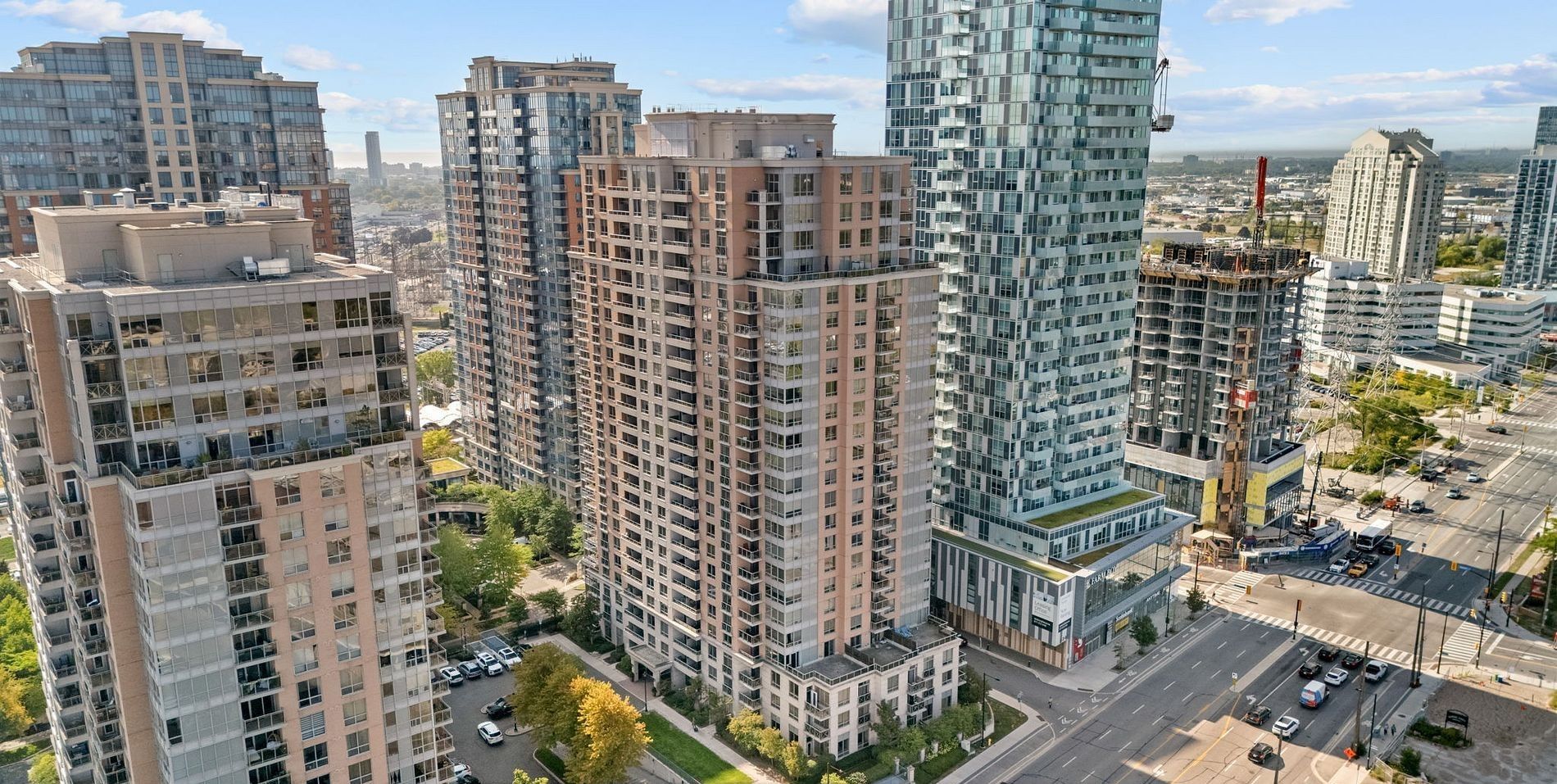 5233 Dundas Street W #1428, Toronto, On M9b 6m1