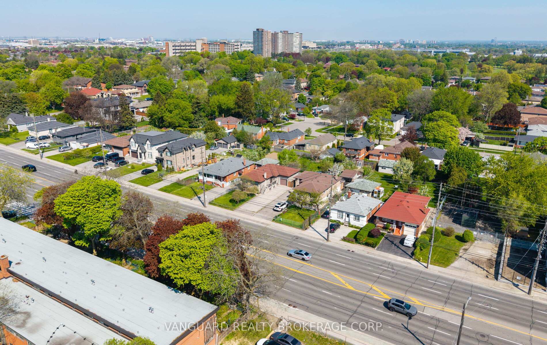 182 Dixon Road, Toronto, On M9p 2l8