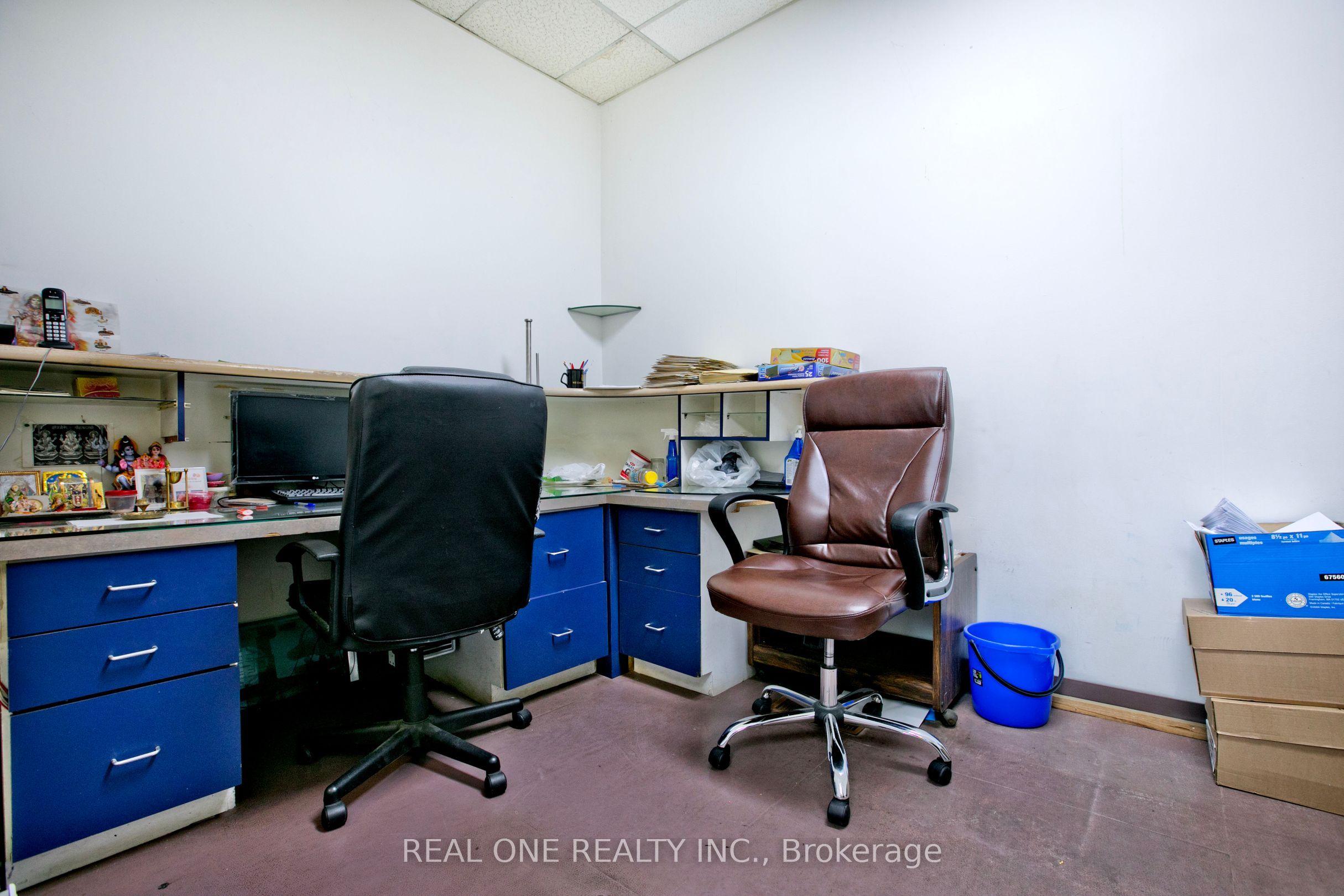1702 Jane Street, Toronto, On M9n 2s4