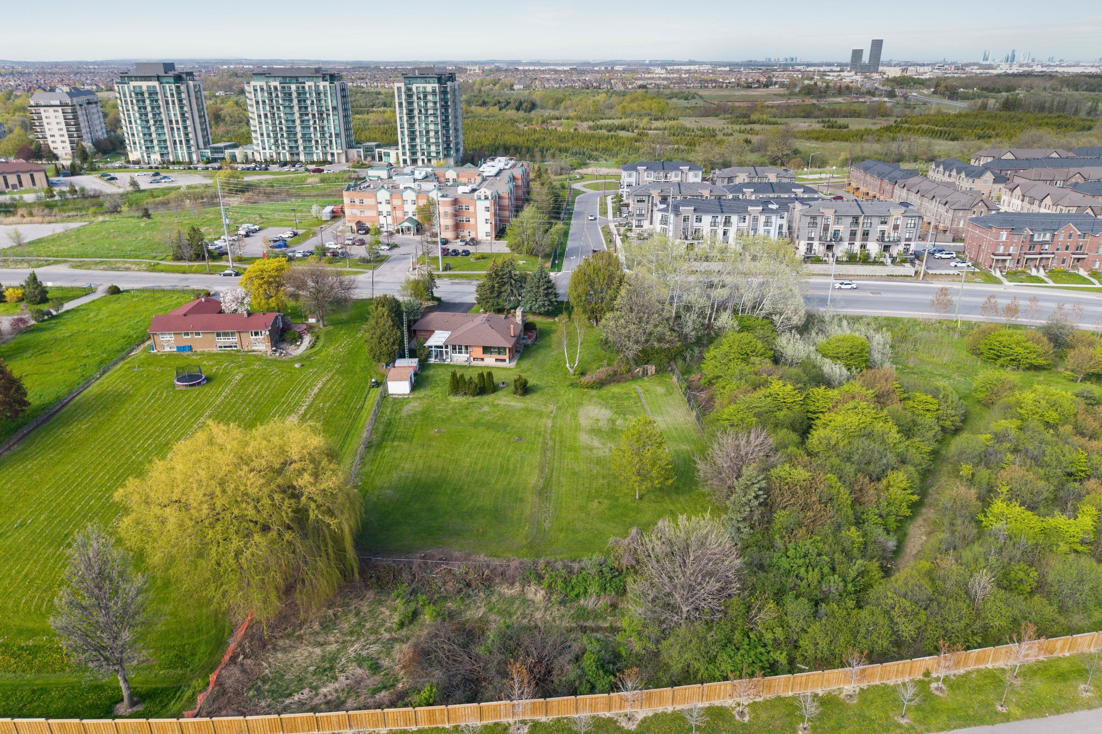 9186 Goreway Drive, Brampton, On L6p 0m7