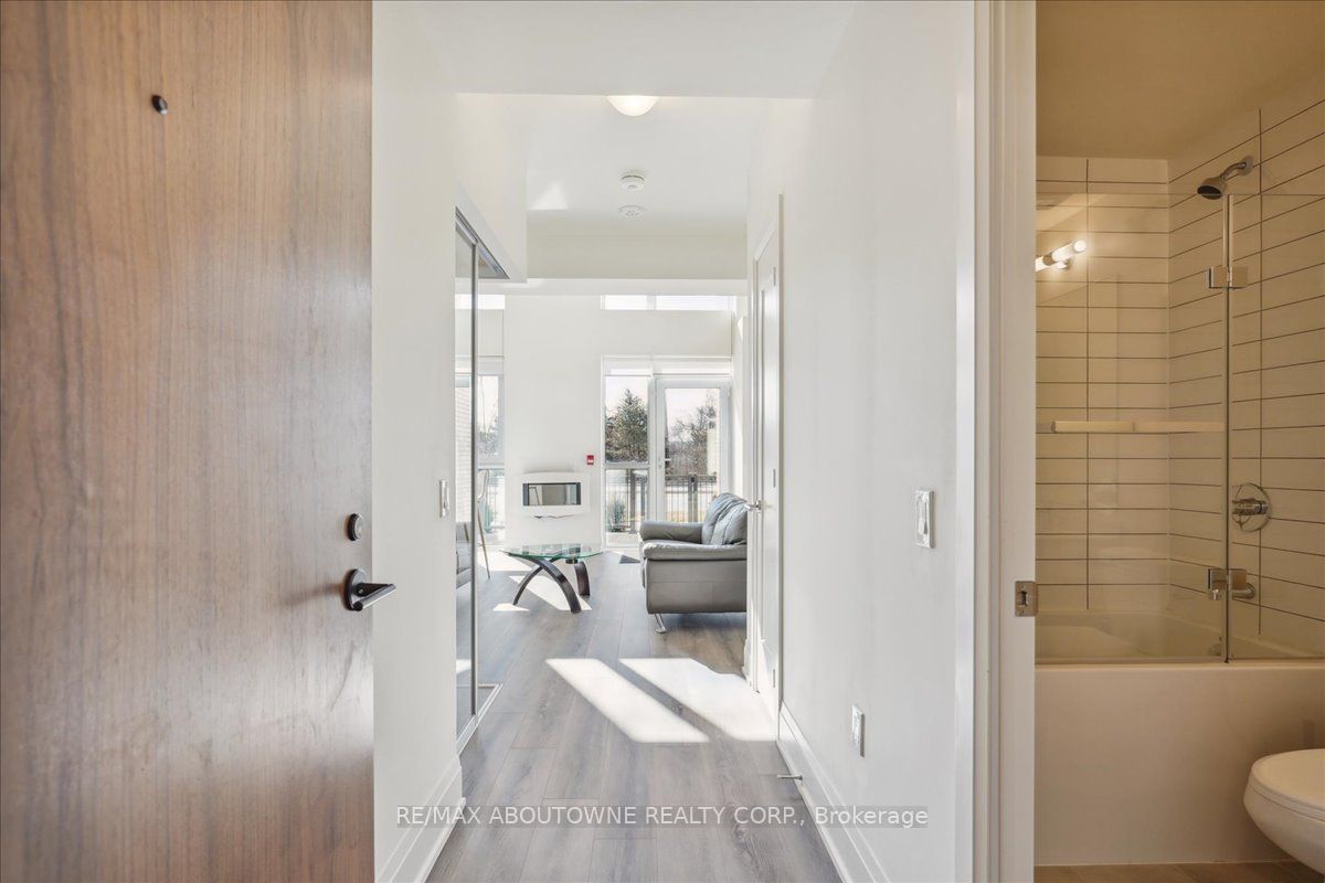 509 Dundas Street W 103, Oakville, On L6m 4m2