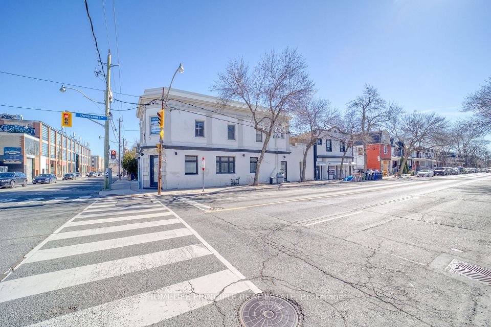 995 Dupont Street, Toronto, On M6h 1z5