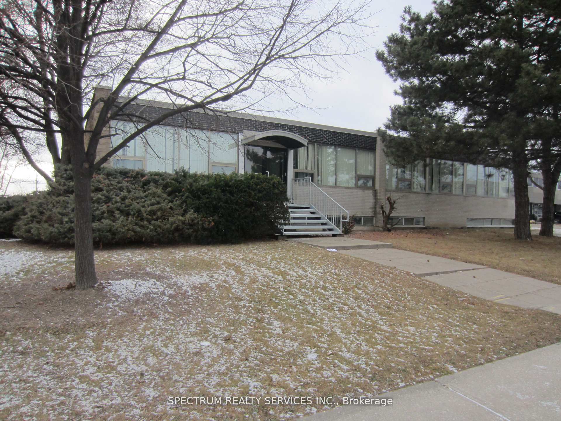 76 Signet Drive Unit A, Toronto, On M9l 1t2