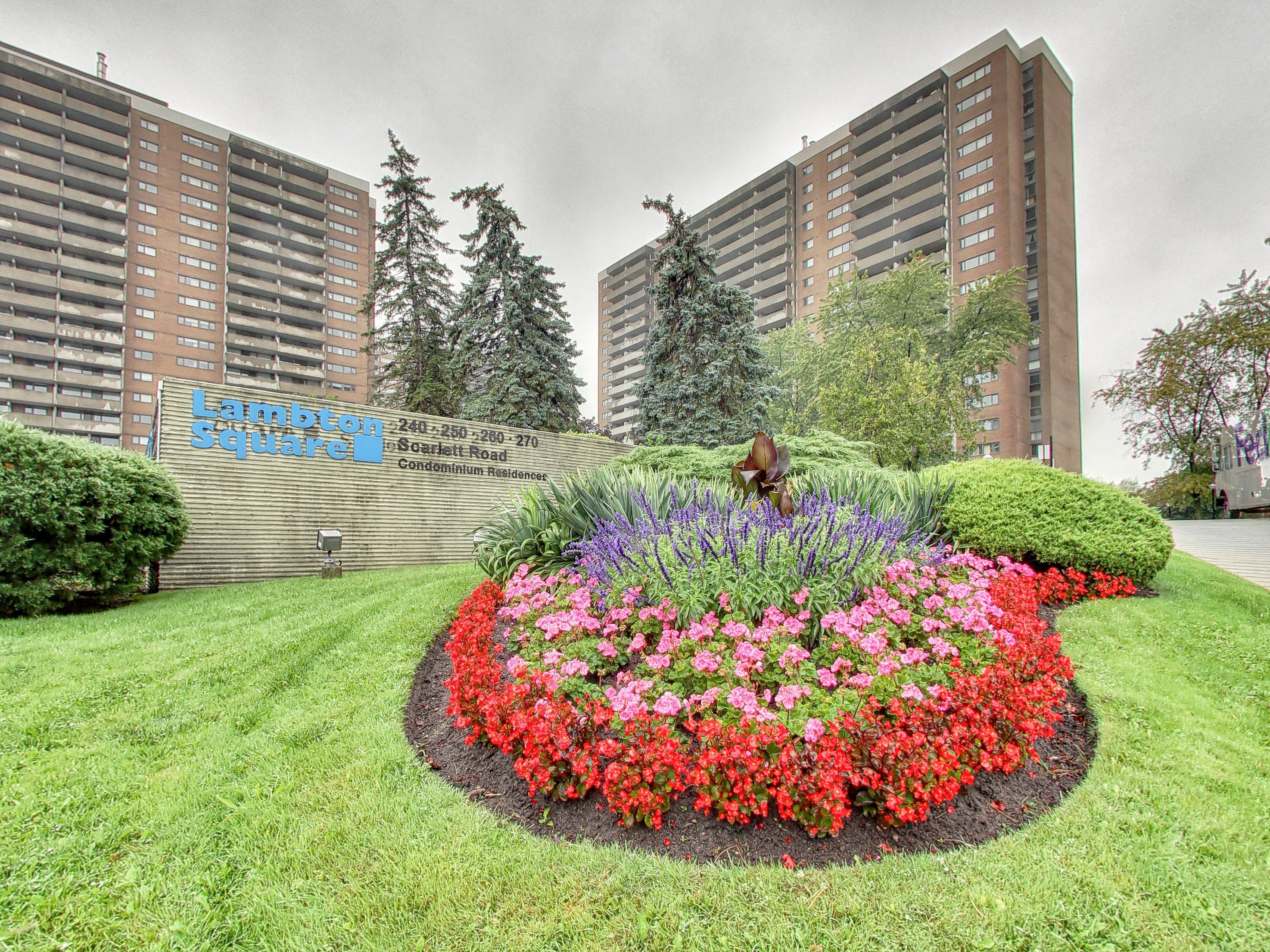 240 Scarlett Road 1302, Toronto, On M6n 4x4