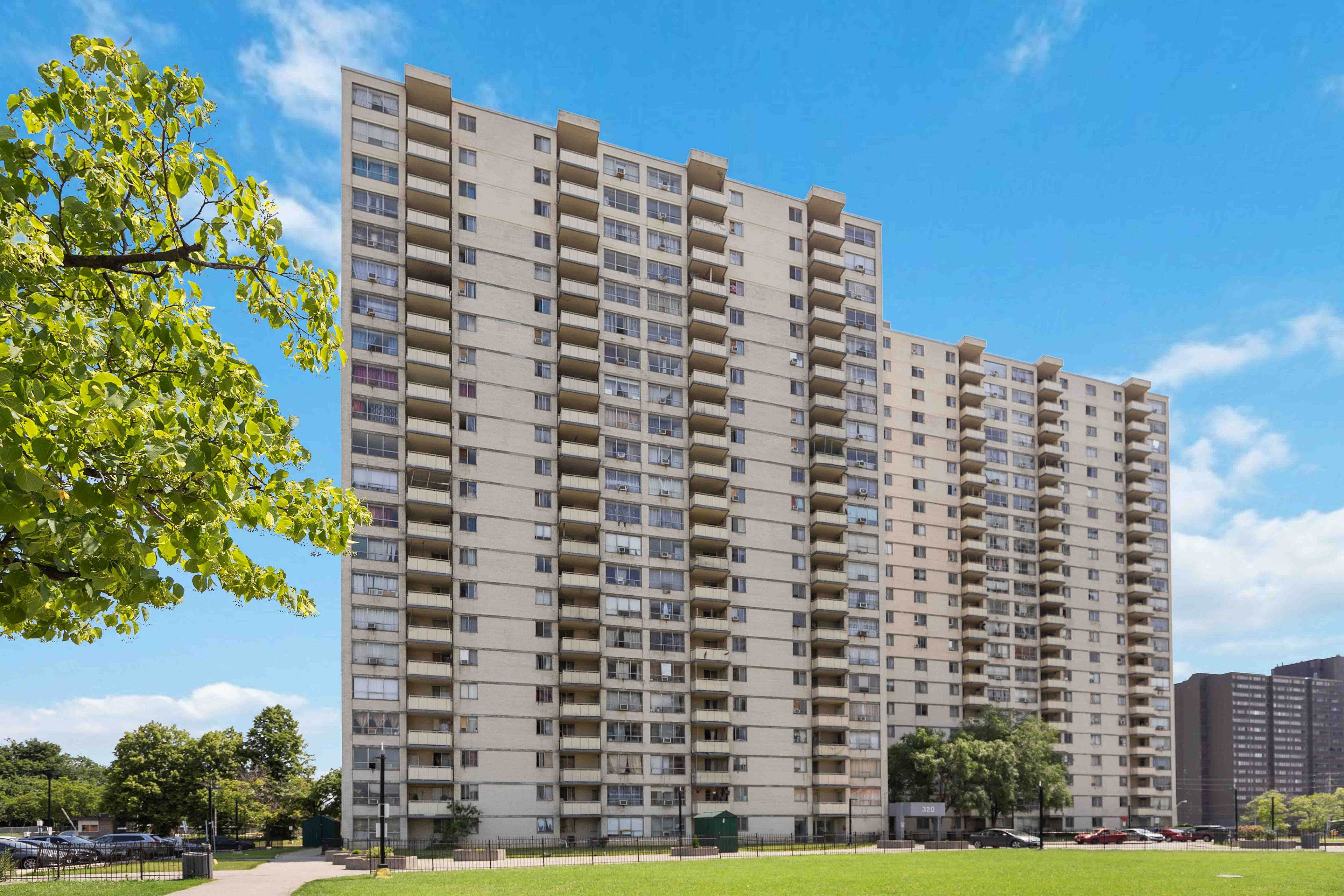 320 Dixon Road 2315, Toronto, On M9r 1s8