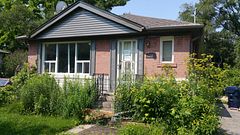10 Shaver Court, Toronto, On M9b 4p5