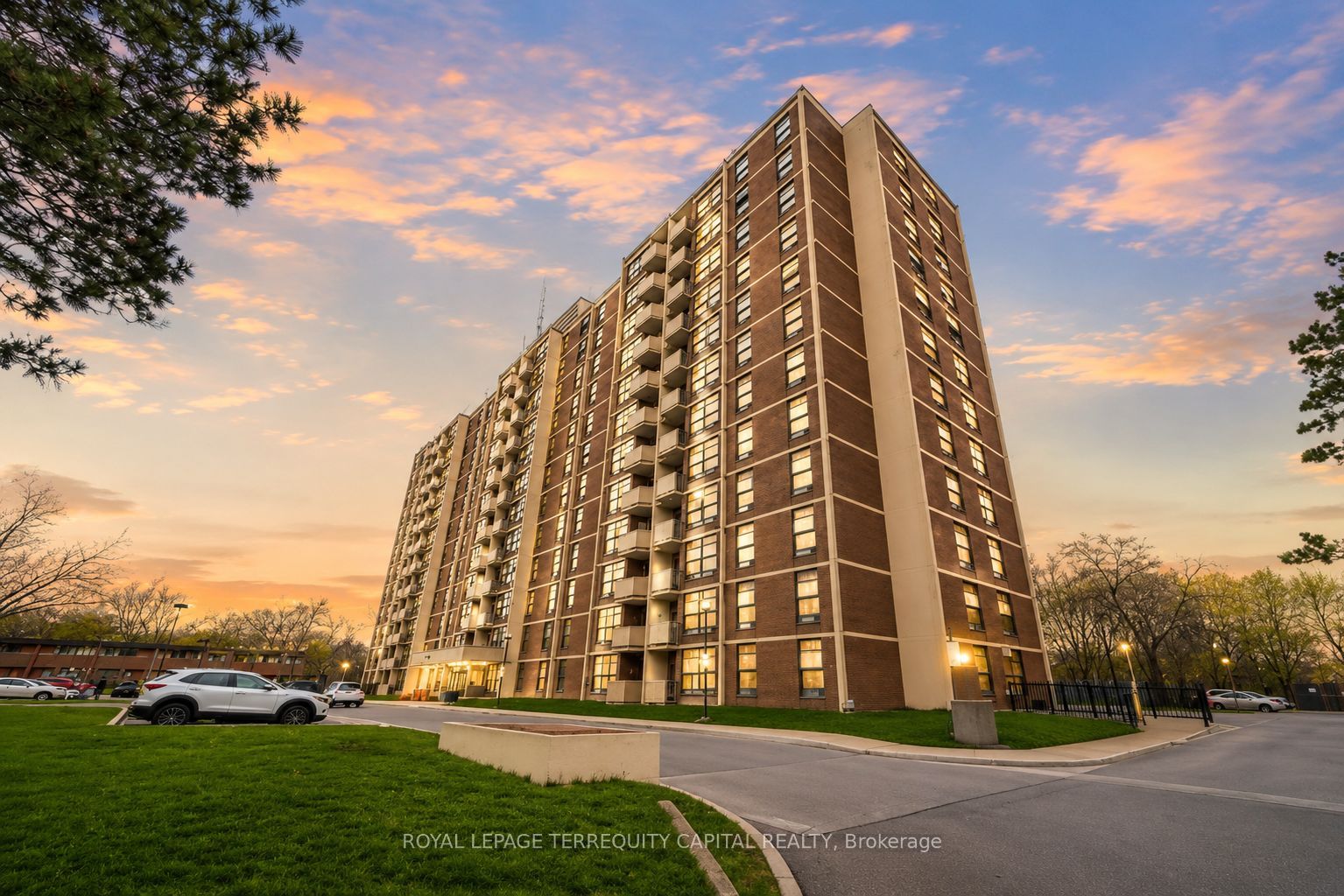 345 Driftwood Avenue 1109, Toronto, On M3n 2p4