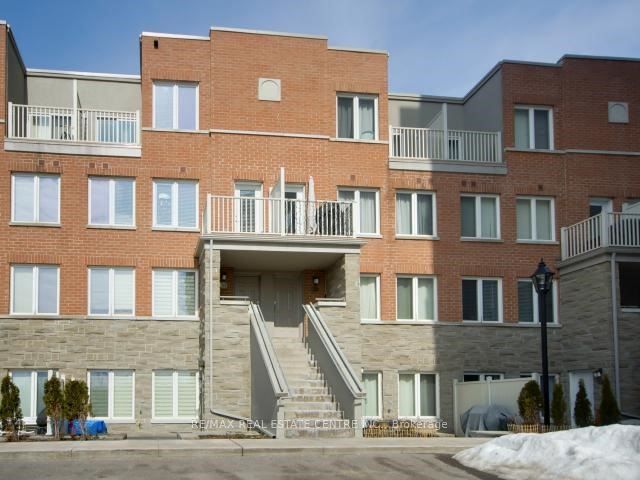 5 Richgrove Drive E 208, Toronto, On M9r 0a3