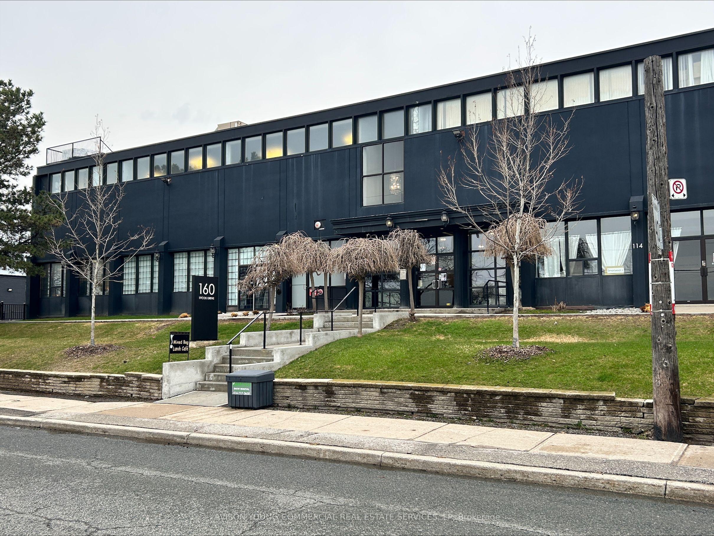 160 Tycos Drive 209, Toronto, On M6w 1w8