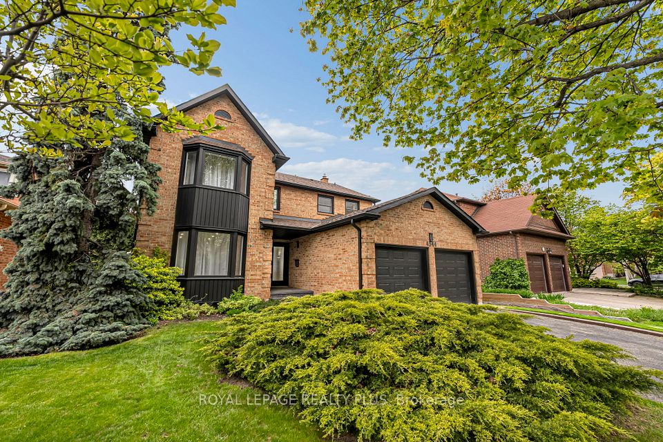 4344 Dallas Court, Mississauga, On L4w 4g7