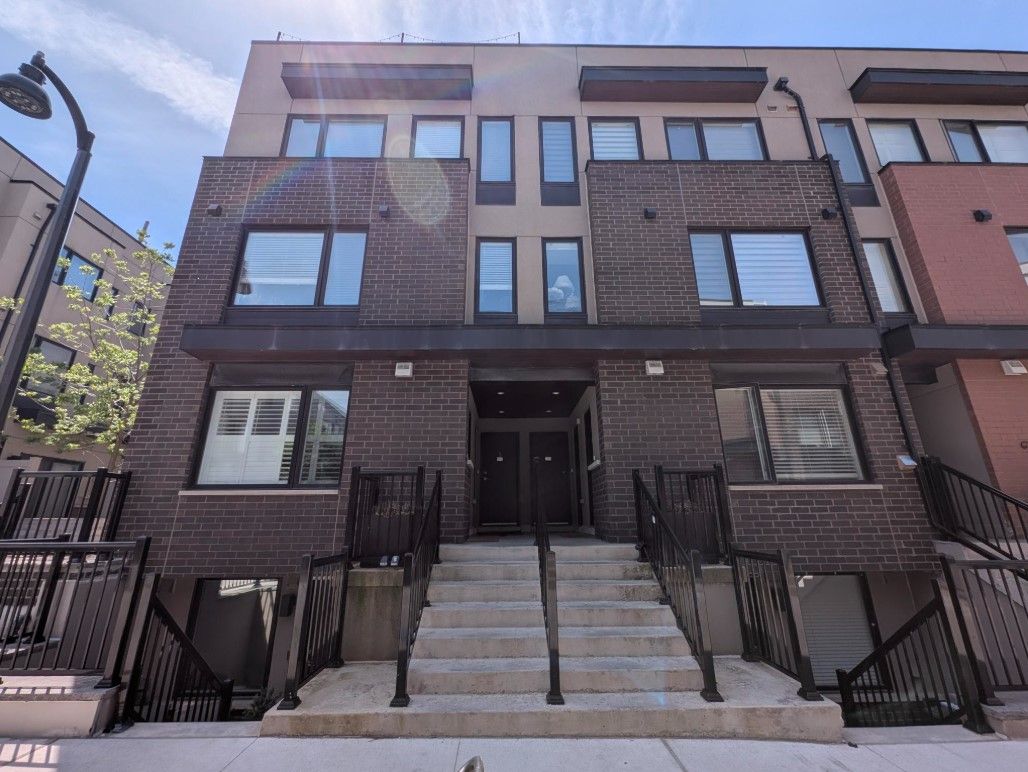 142 William Duncan Road 4, Toronto, On M3k 0c1