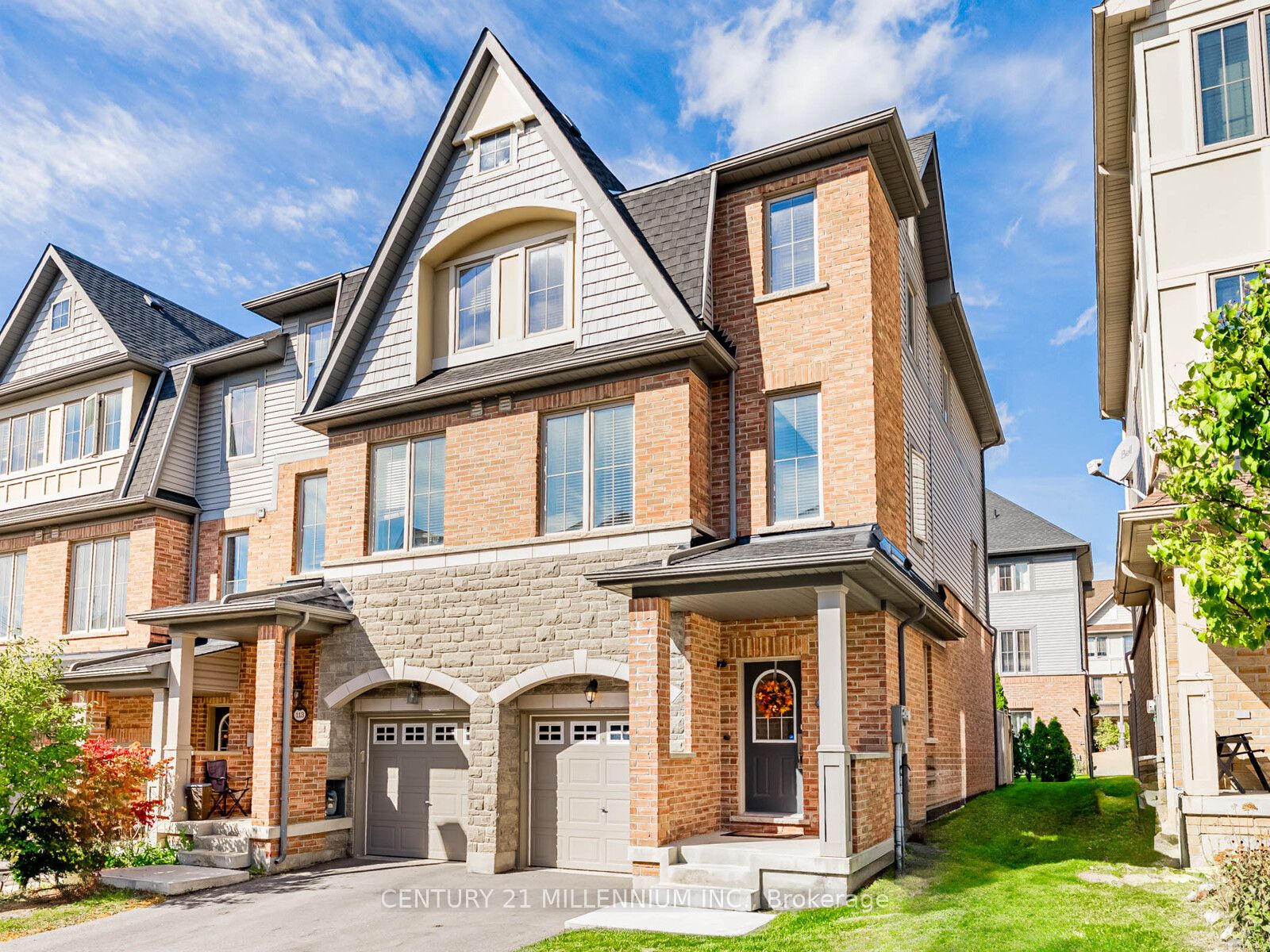 111 Cedar Lake Crescent, Brampton, On L6y 0r1
