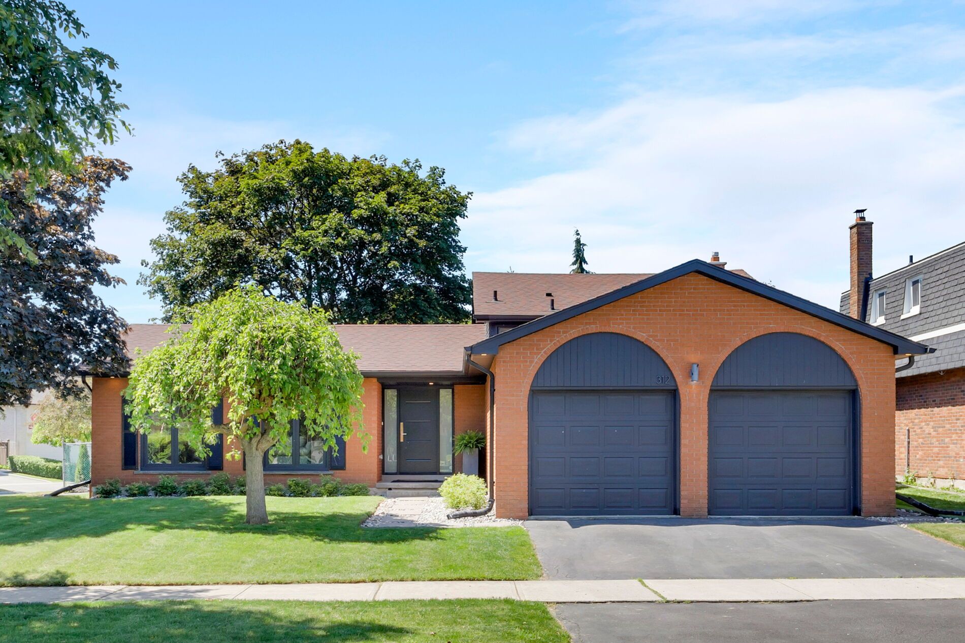 312 Pinegrove Road, Oakville, On L6k 3r1