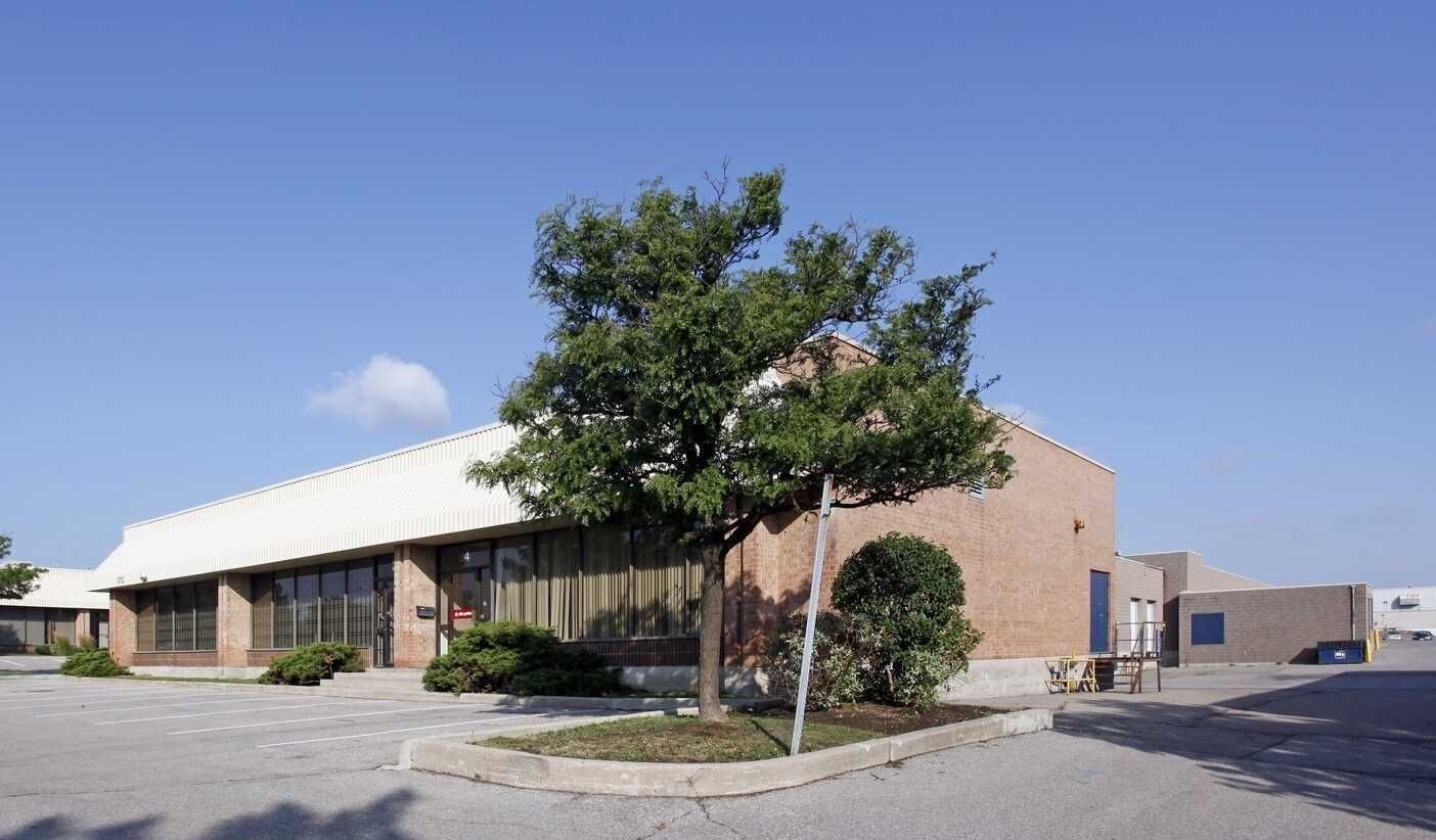 5716 Coopers Avenue 12, Mississauga, On L4z 2e8
