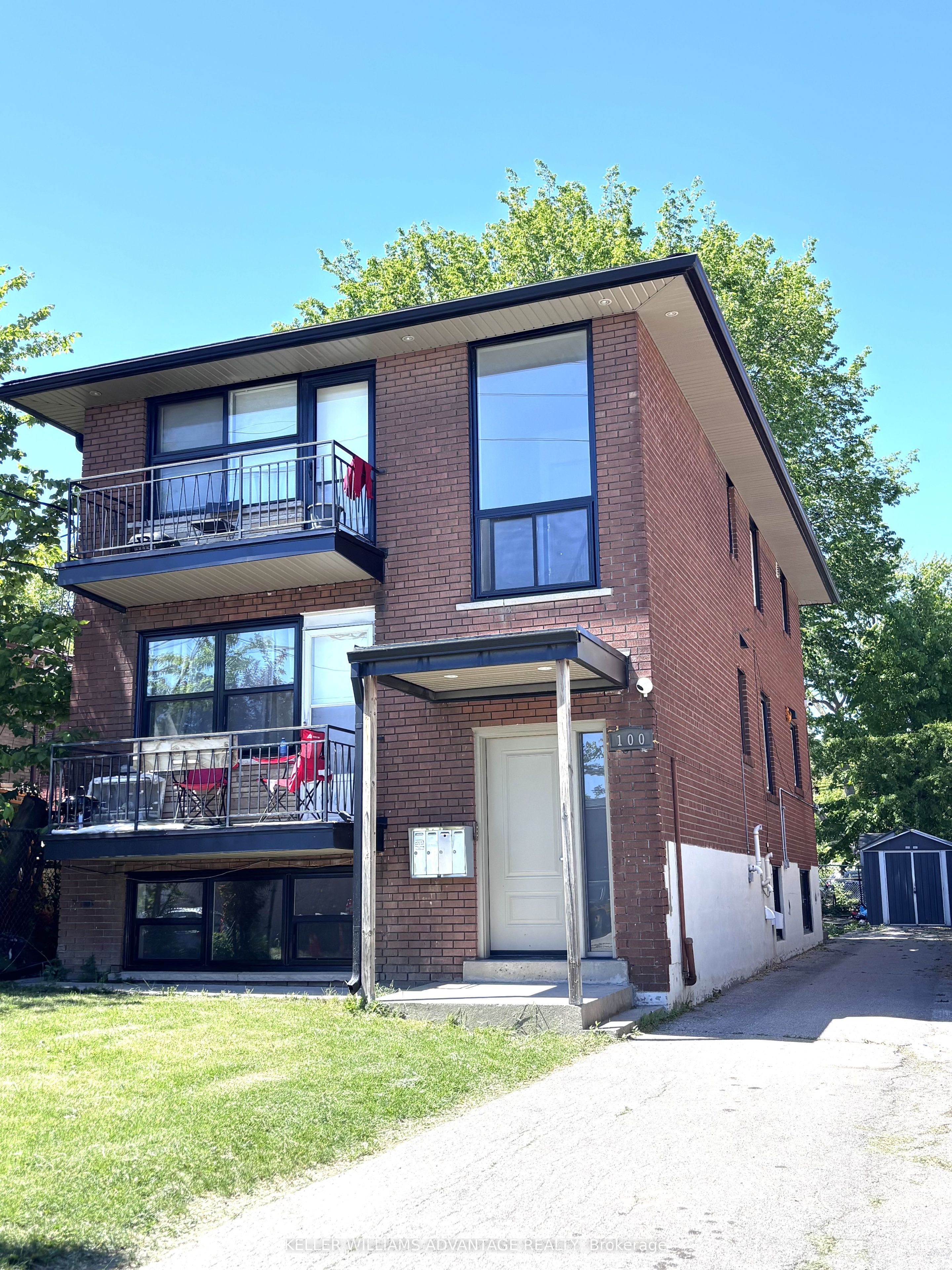 100 Portland Street, Toronto, On M8y 1a7