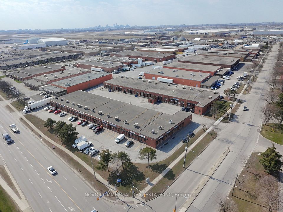 2460 Anson Drive W 15&16, Mississauga, On L5s 1g7