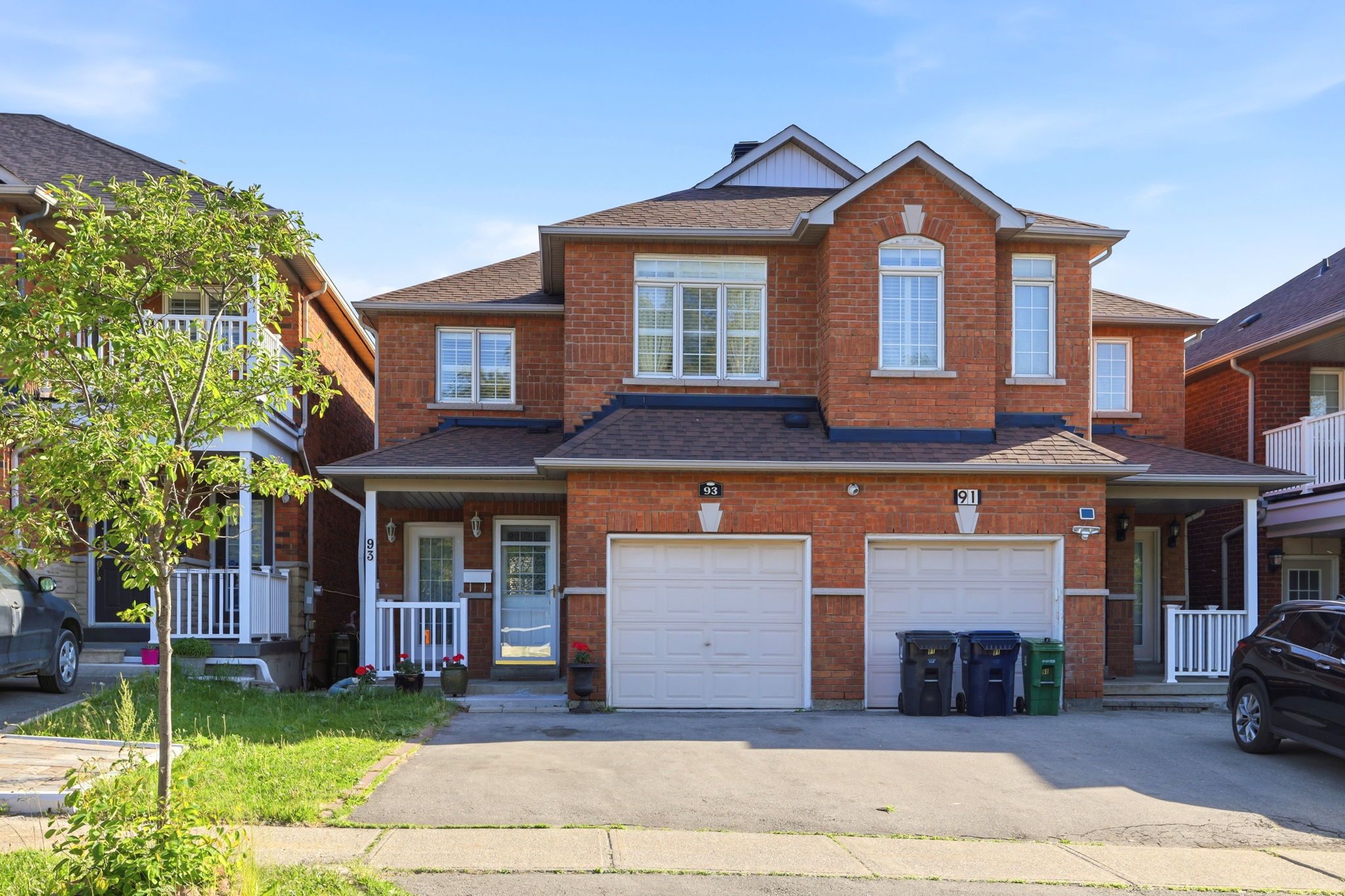93 San Gabriele Place, Toronto, On M9l 3a5