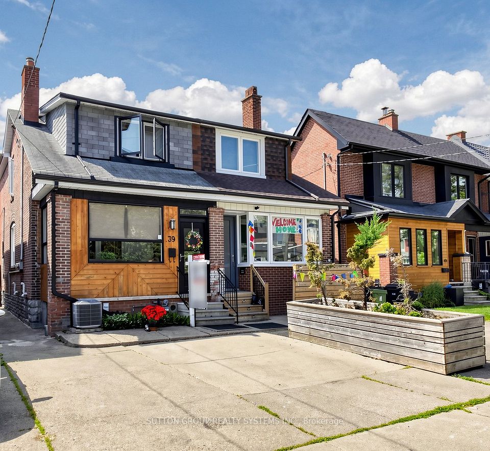 39 Exeter Street, Toronto, On M6n 1g3