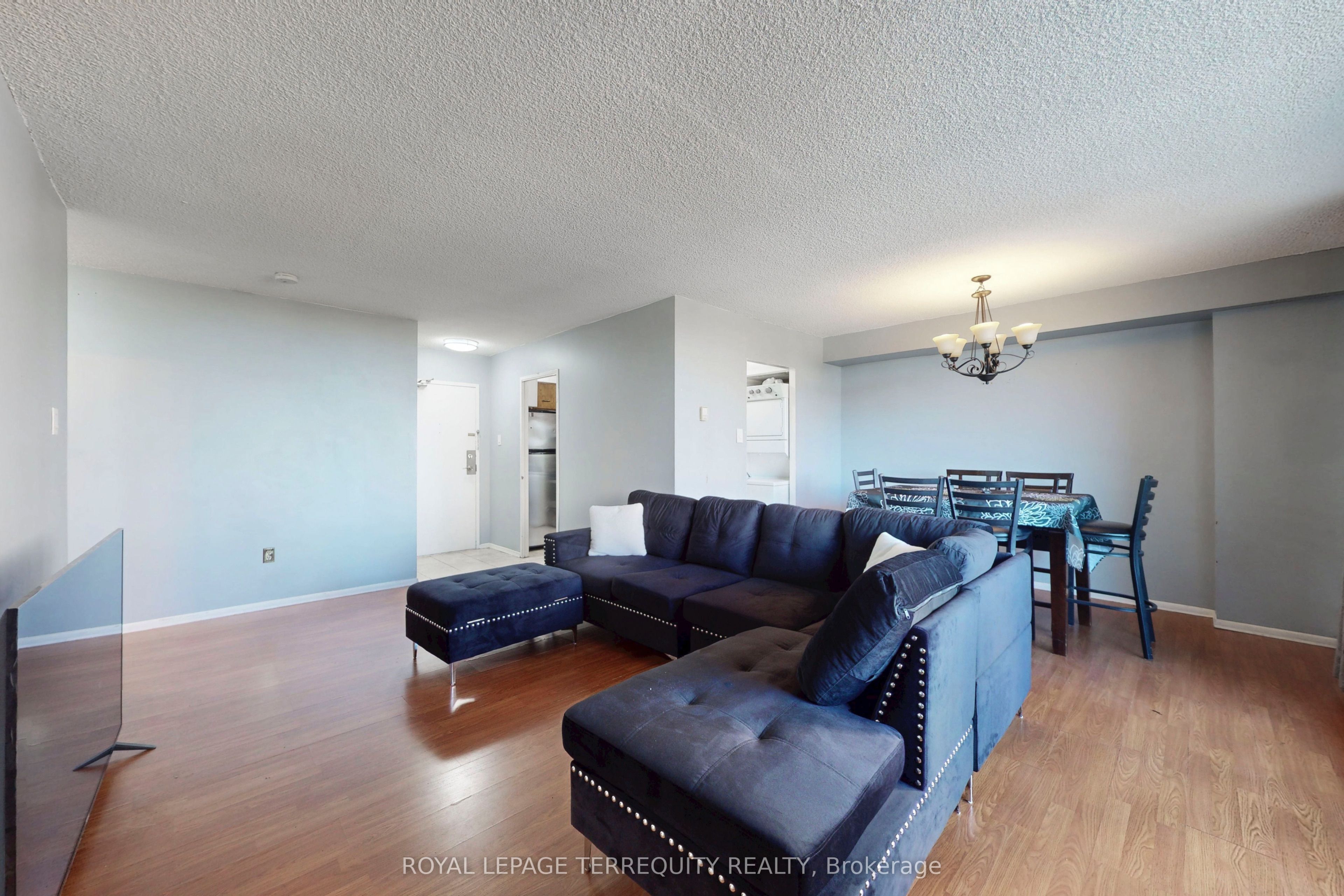 5 San Romanoway 410, Toronto, On M3n 2y4