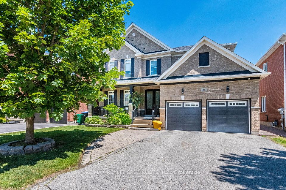 49 Maisonneuve Boulevard, Brampton, On L6p 1y7