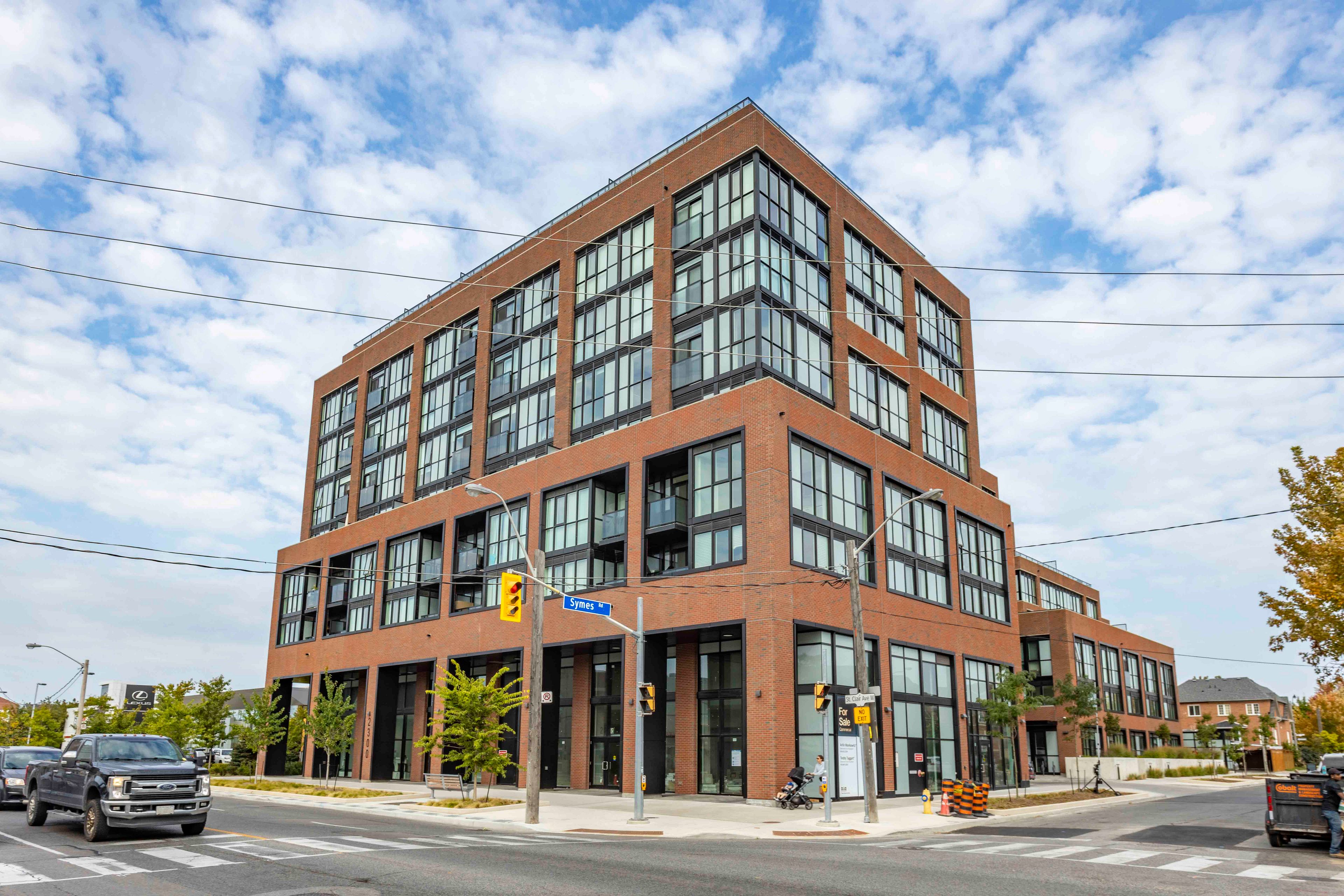2300 St Clair Avenue W 308, Toronto, On M6n 0b3