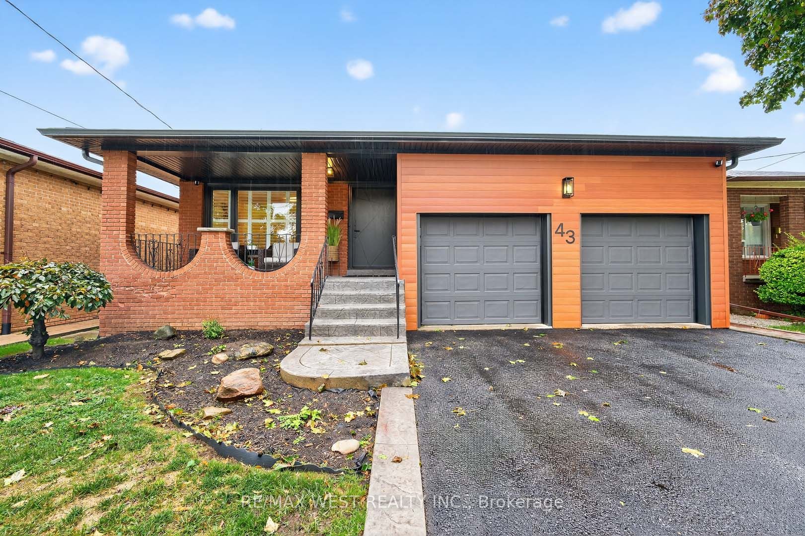 43 St Georges Boulevard, Toronto, On M9r 1x3
