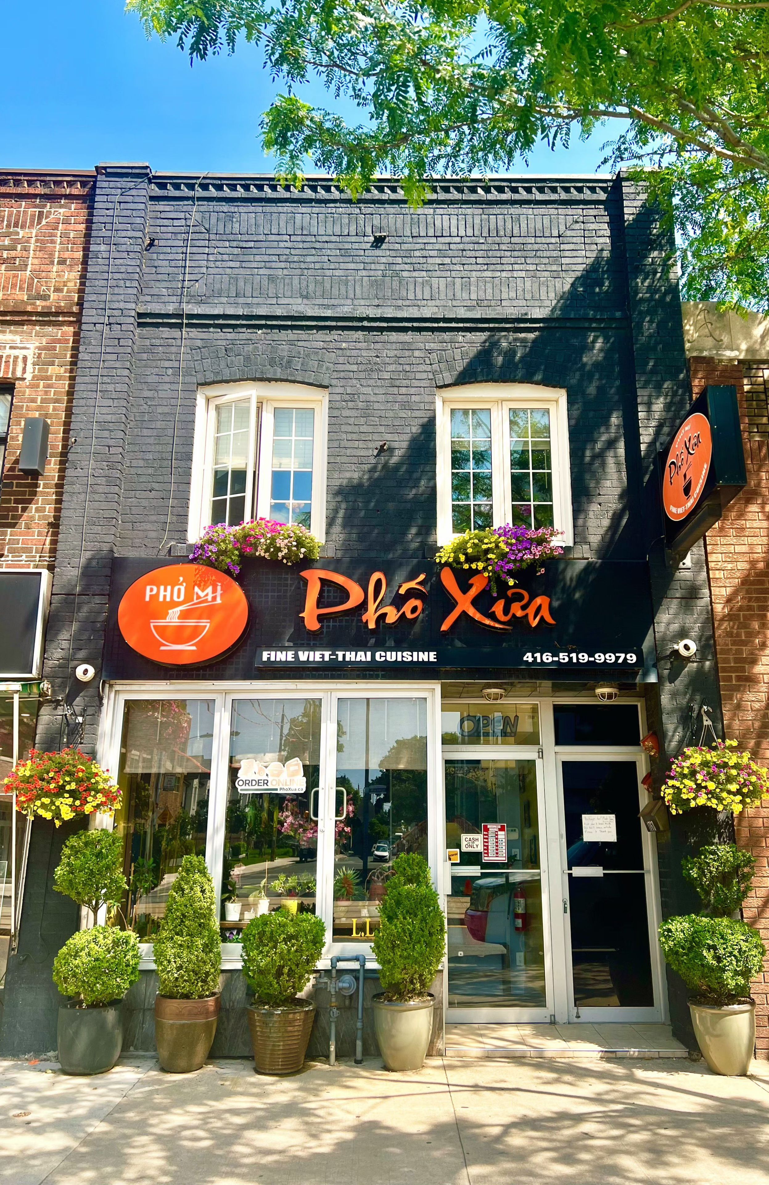 1768 St Clair Avenue W, Toronto, On M6n 1j3