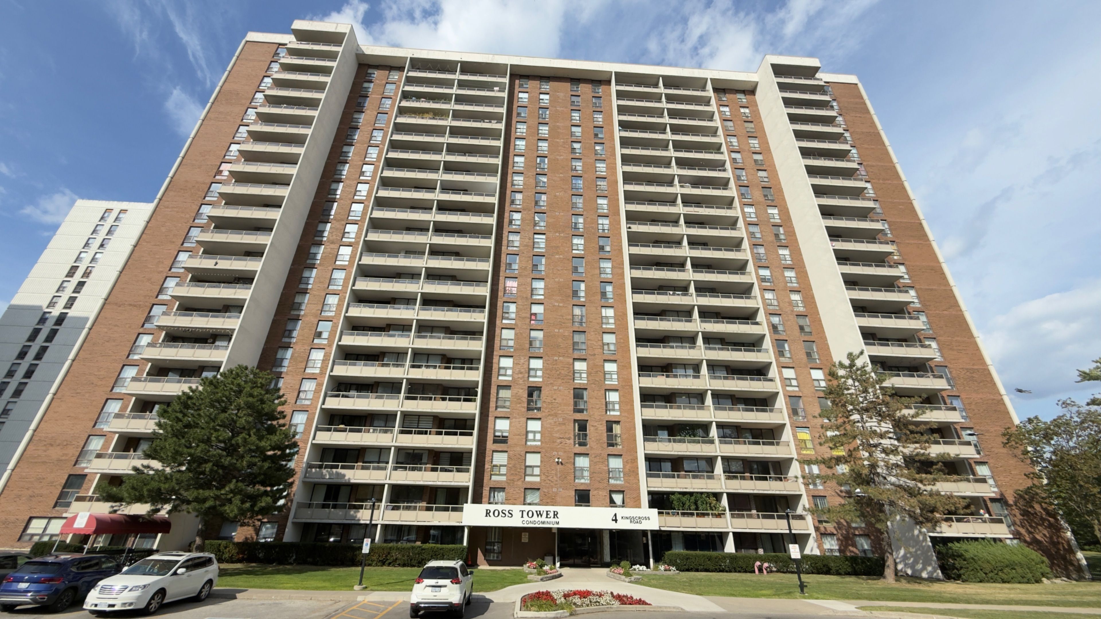 4 Kings Cross Road 1807, Brampton, On L6t 3x8